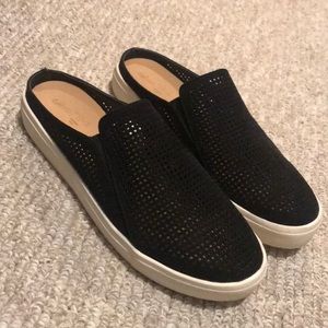 Universal Thread Slip On Sneakers
